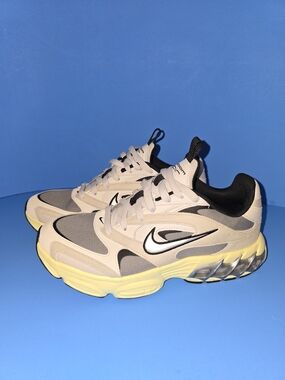 🔥 Nike Zoom Air Sneakers 🔥
Size 8.5 Women- NWOB